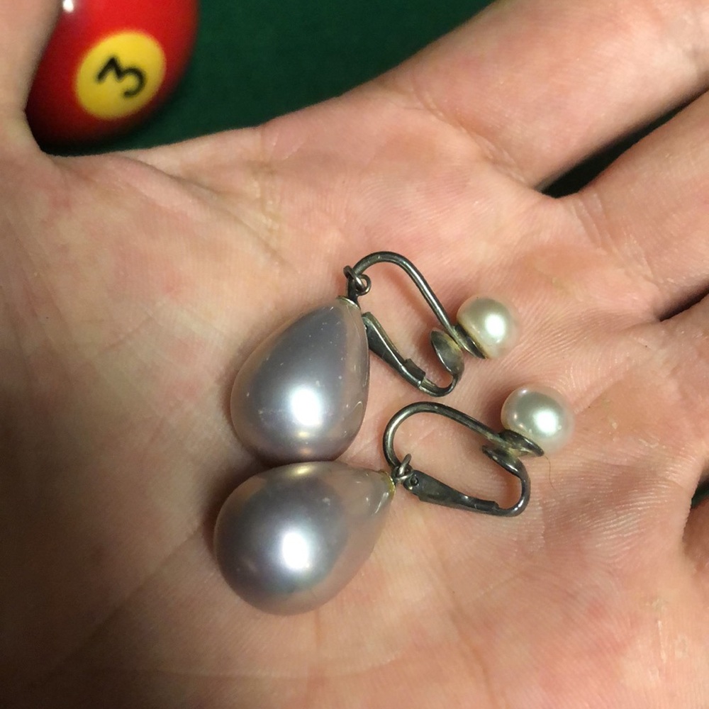 Vintage white and tear drop pink pearl earrings in silver